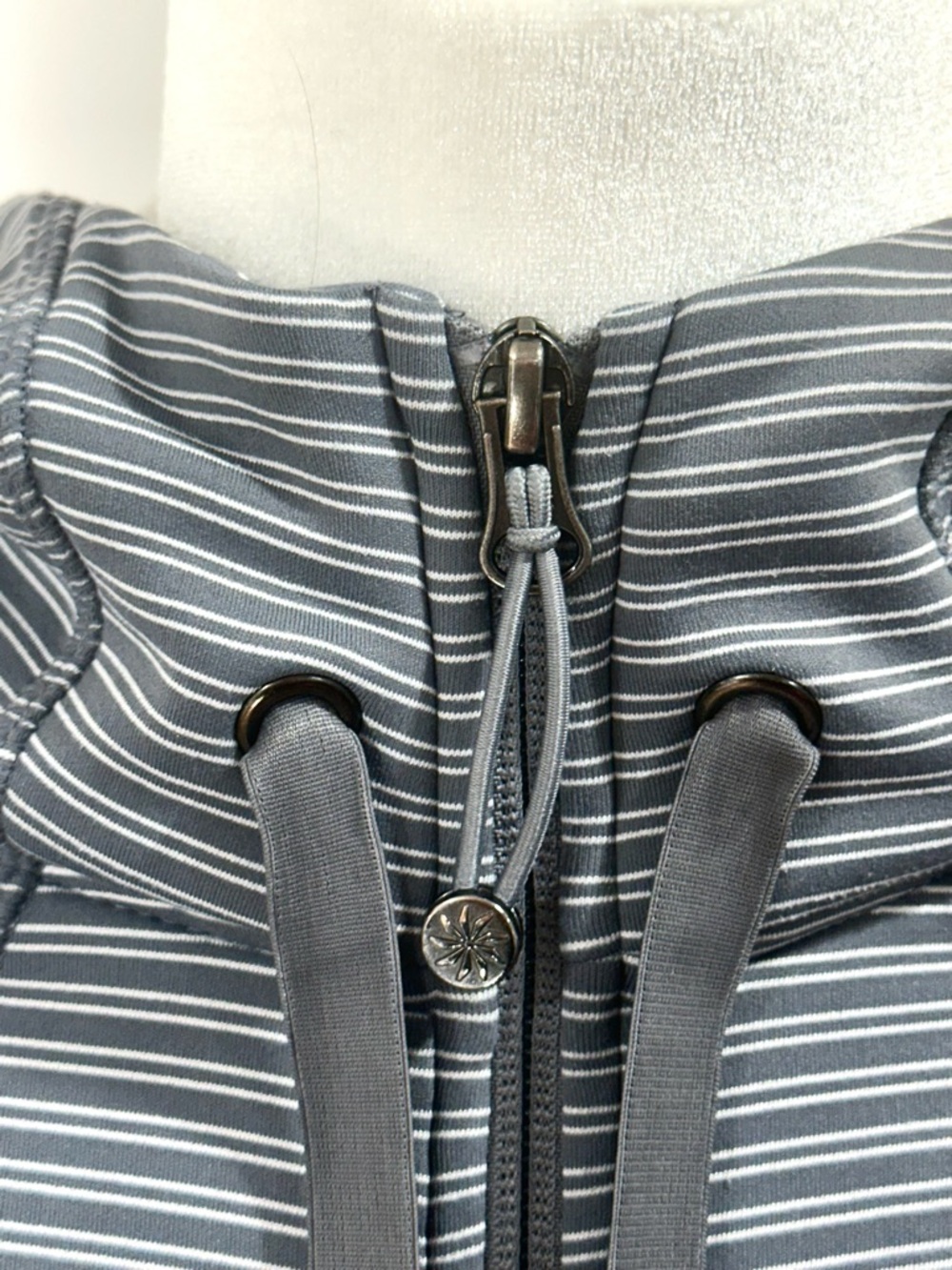 NWOT Athleta Stripped Performance Full Zip Hoodie Women’s Small Gray and White - Picture 8 of 10
